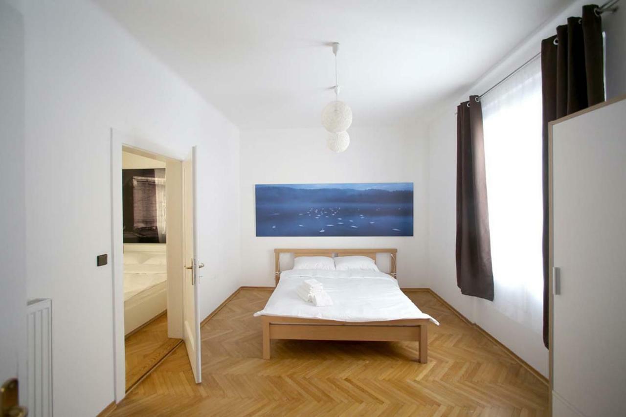 Skyscraper Apartment Tour As Lubiana Esterno foto